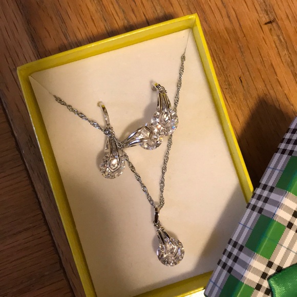 Women’s 3 piece Jewelry set - Picture 1 of 2